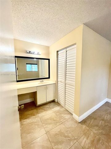 3690 N 56th Ave 921, Hollywood, FL 33021