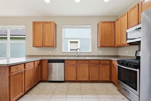 207 MANOR VIEW LANE, Deland, FL 32724