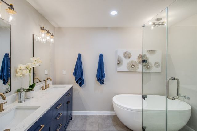 713 Hurst Drive, Bedford, TX 76022