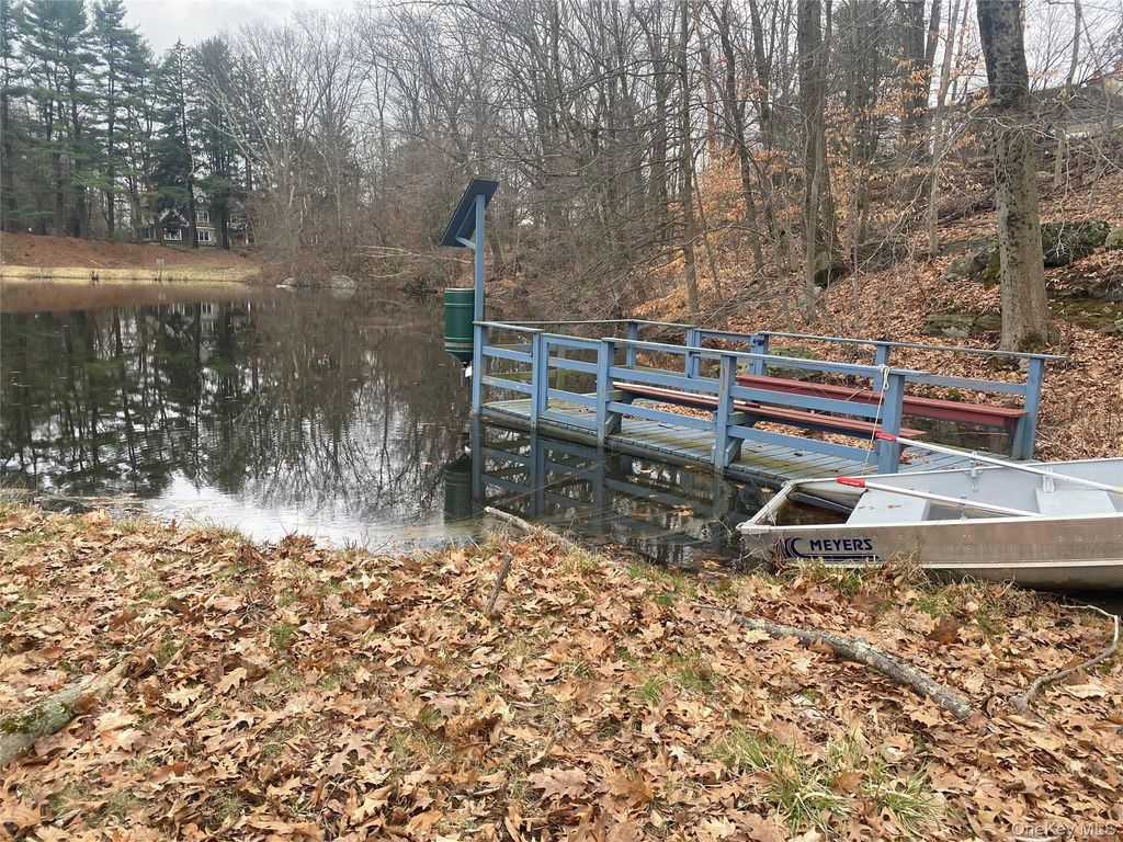 4 Ledgewood Place, Armonk, NY 10504