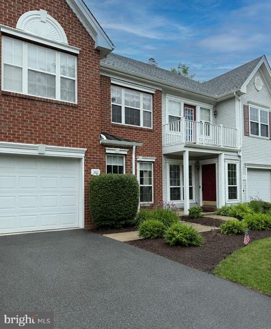 305 AMBERLEIGH DR, Pennington, NJ 08534
