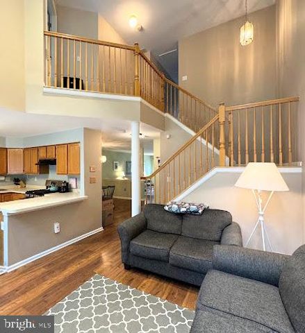 305 AMBERLEIGH DR, Pennington, NJ 08534