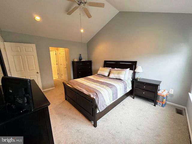 305 AMBERLEIGH DR, Pennington, NJ 08534