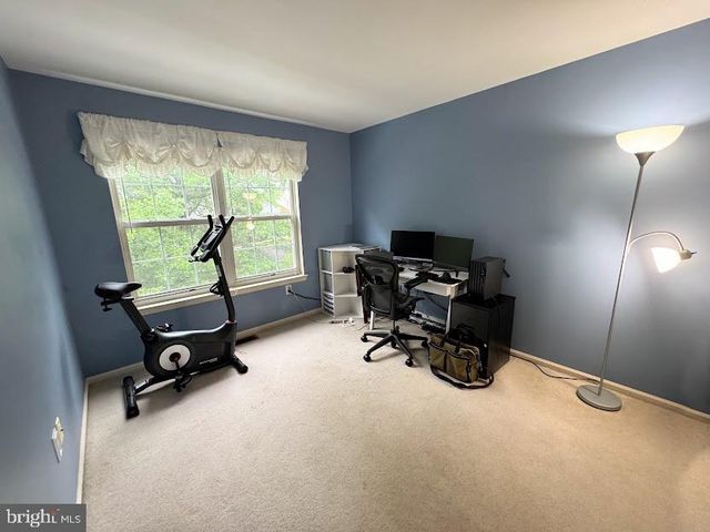305 AMBERLEIGH DR, Pennington, NJ 08534