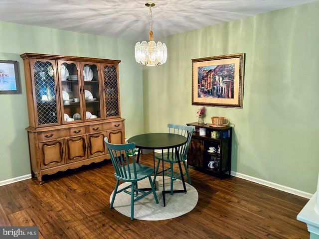 305 AMBERLEIGH DR, Pennington, NJ 08534