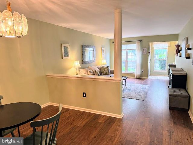 305 AMBERLEIGH DR, Pennington, NJ 08534