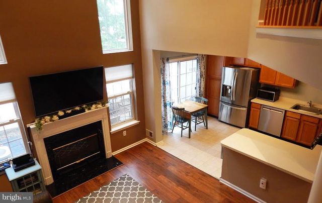 305 AMBERLEIGH DR, Pennington, NJ 08534