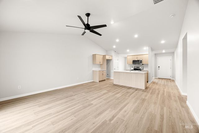 355 N Tideberry Ave, Kuna, ID 83634