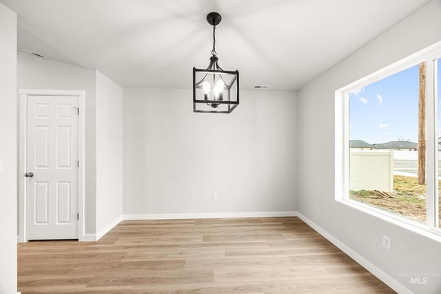 355 N Tideberry Ave, Kuna, ID 83634