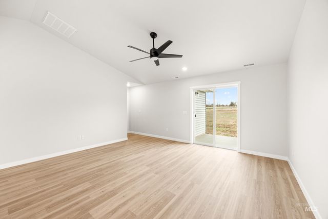 355 N Tideberry Ave, Kuna, ID 83634
