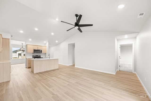 355 N Tideberry Ave, Kuna, ID 83634