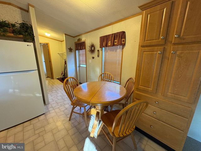 13 WOOD DR, Nottingham, PA 19362