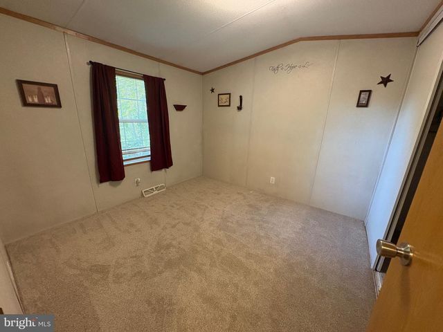 13 WOOD DR, Nottingham, PA 19362