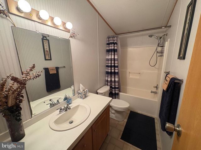 13 WOOD DR, Nottingham, PA 19362
