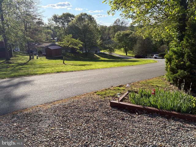 13 WOOD DR, Nottingham, PA 19362