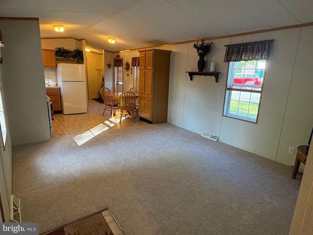 13 WOOD DR, Nottingham, PA 19362