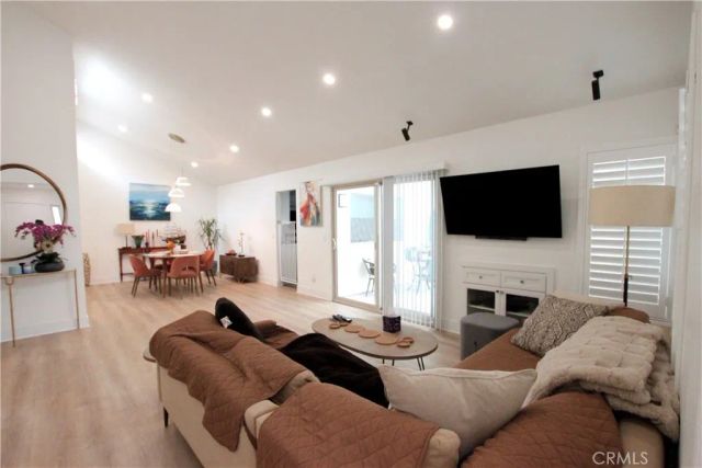 32 Morena, Irvine, CA 92612