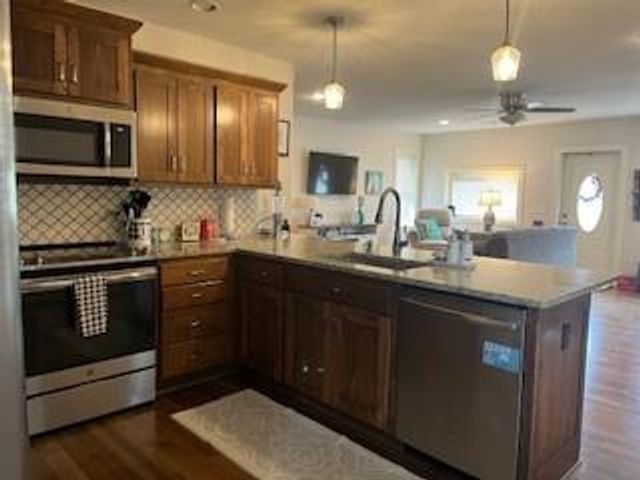 31375 Metcalf Road, Louisburg, KS 66053