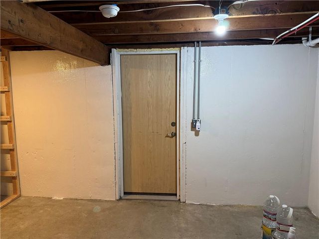 31375 Metcalf Road, Louisburg, KS 66053