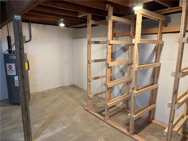 31375 Metcalf Road, Louisburg, KS 66053