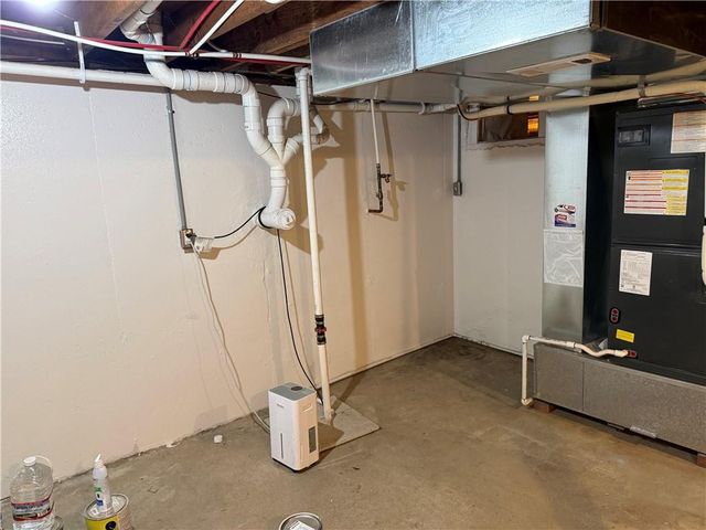 31375 Metcalf Road, Louisburg, KS 66053