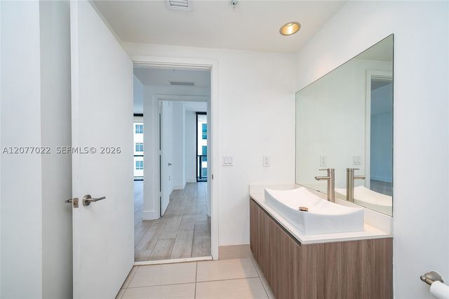 201 SW 17th Rd 602, Miami, FL 33129