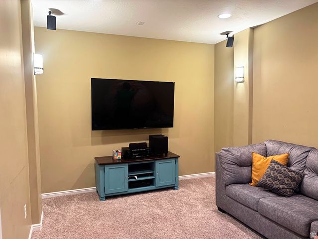 8843 S HUMBOLDT CT, West Jordan, UT 84081
