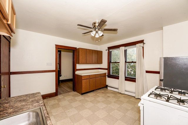 1825 N Astor STREET, Milwaukee, WI 53202