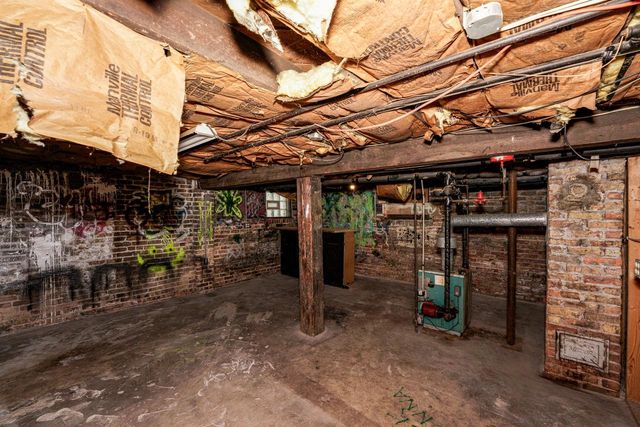 1825 N Astor STREET, Milwaukee, WI 53202