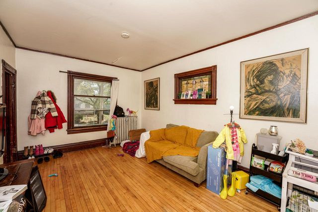 1825 N Astor STREET, Milwaukee, WI 53202