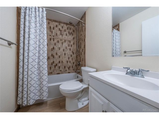 8681 W Star Cir, Littleton, CO 80128