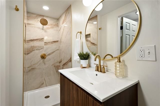 210 Myron Avenue, Belton, MO 64012