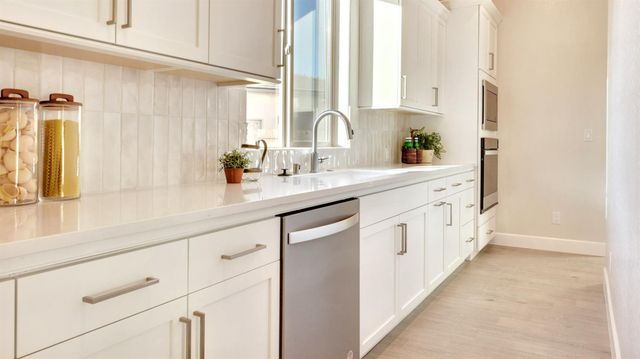 951 Talus Way South, Madera, CA 93636