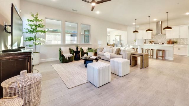 951 Talus Way South, Madera, CA 93636