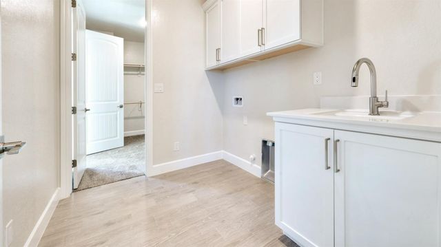 951 Talus Way South, Madera, CA 93636