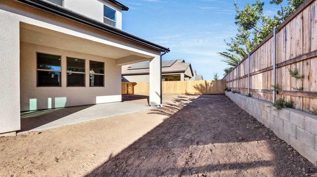 951 Talus Way South, Madera, CA 93636