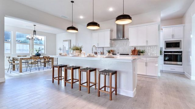 951 Talus Way South, Madera, CA 93636