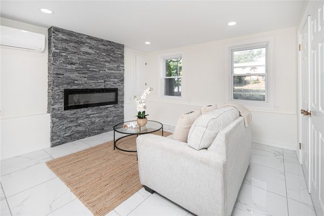 35 Hines Farm Road, Cranston, RI 02921