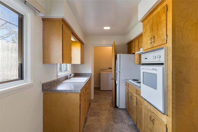 107 Camino Santiago C&D, Santa Fe, NM 87501