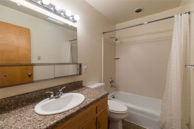 107 Camino Santiago C&D, Santa Fe, NM 87501