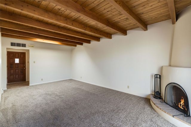 107 Camino Santiago C&D, Santa Fe, NM 87501