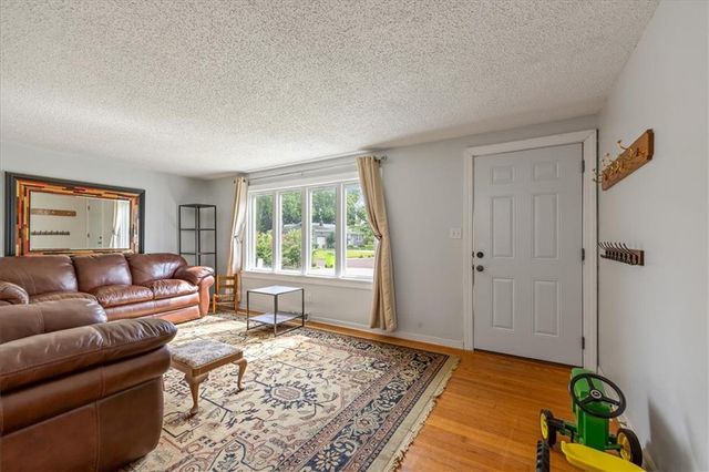 6322 Lowell Avenue, Merriam, KS 66202