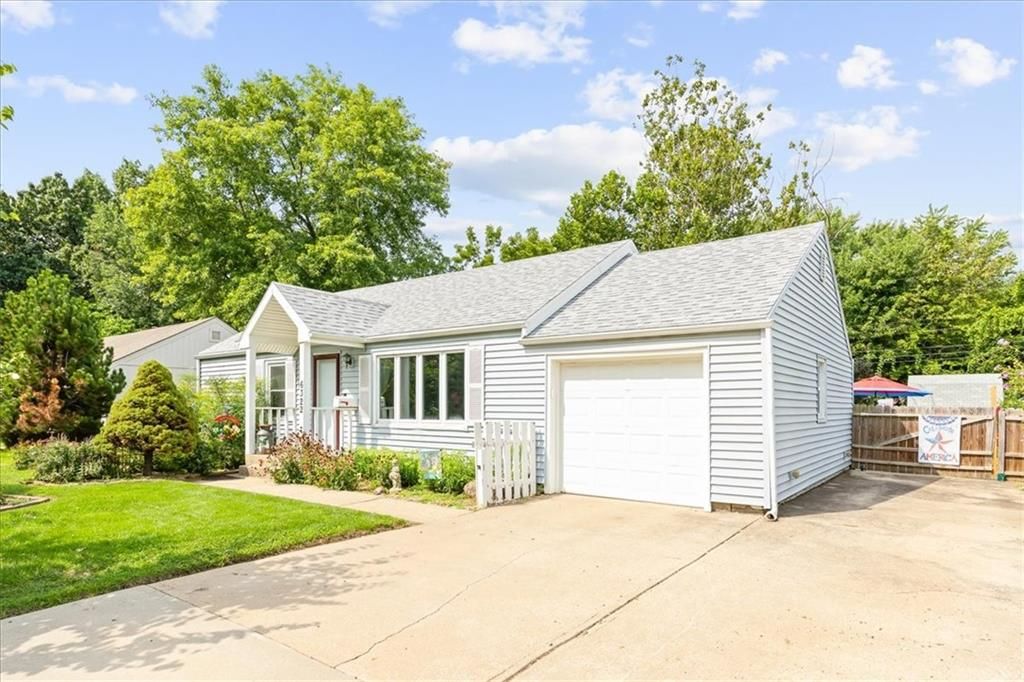 6322 Lowell Avenue, Merriam, KS 66202