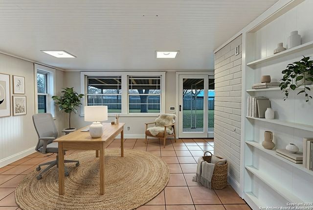 1005 E Blanco, Boerne, TX 78006