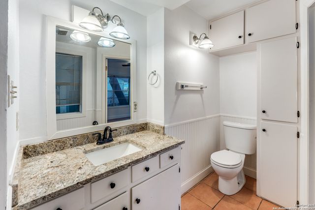 1005 E Blanco, Boerne, TX 78006