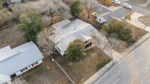 1005 E Blanco, Boerne, TX 78006