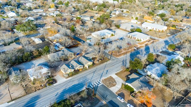 1005 E Blanco, Boerne, TX 78006