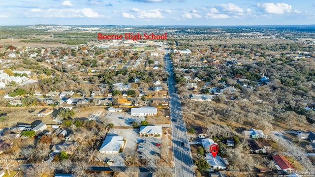1005 E Blanco, Boerne, TX 78006
