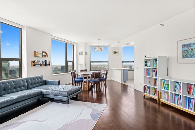 501 N Clinton Street 3203, Chicago, IL 60654