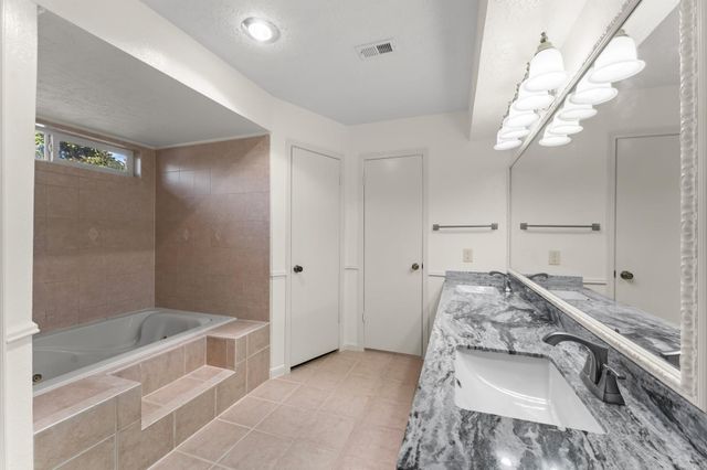 7311 17th Green Drive, Humble, TX 77346